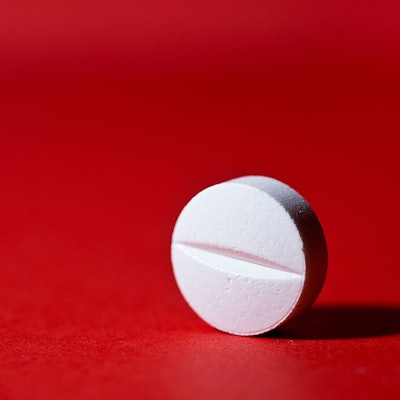 In der therapeutischen Dosis unbedenklich, kann Paracetamol bei starker Überdosierung zum Tod führen.