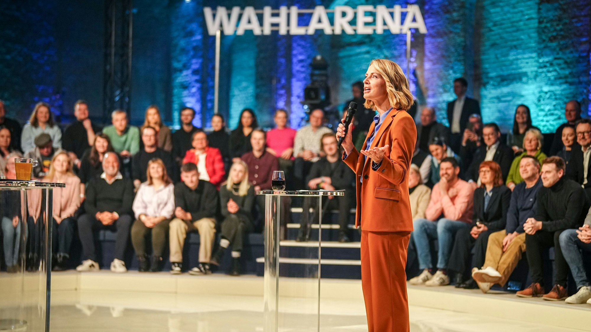 Jessy Wellmer moderierte die Sendung „Wahlarena“ zusammen mit Louis Klamroth.