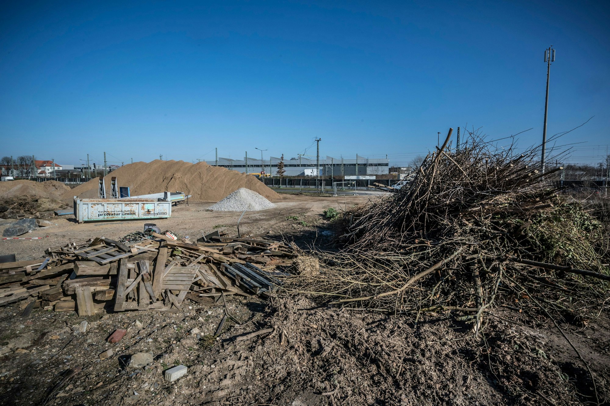 Der Standort für die Interimswache in Opladen liegt am Südlichen Zipfel der Bahnstadt-West neben der Europaallee. Foto: Ralf Krieger