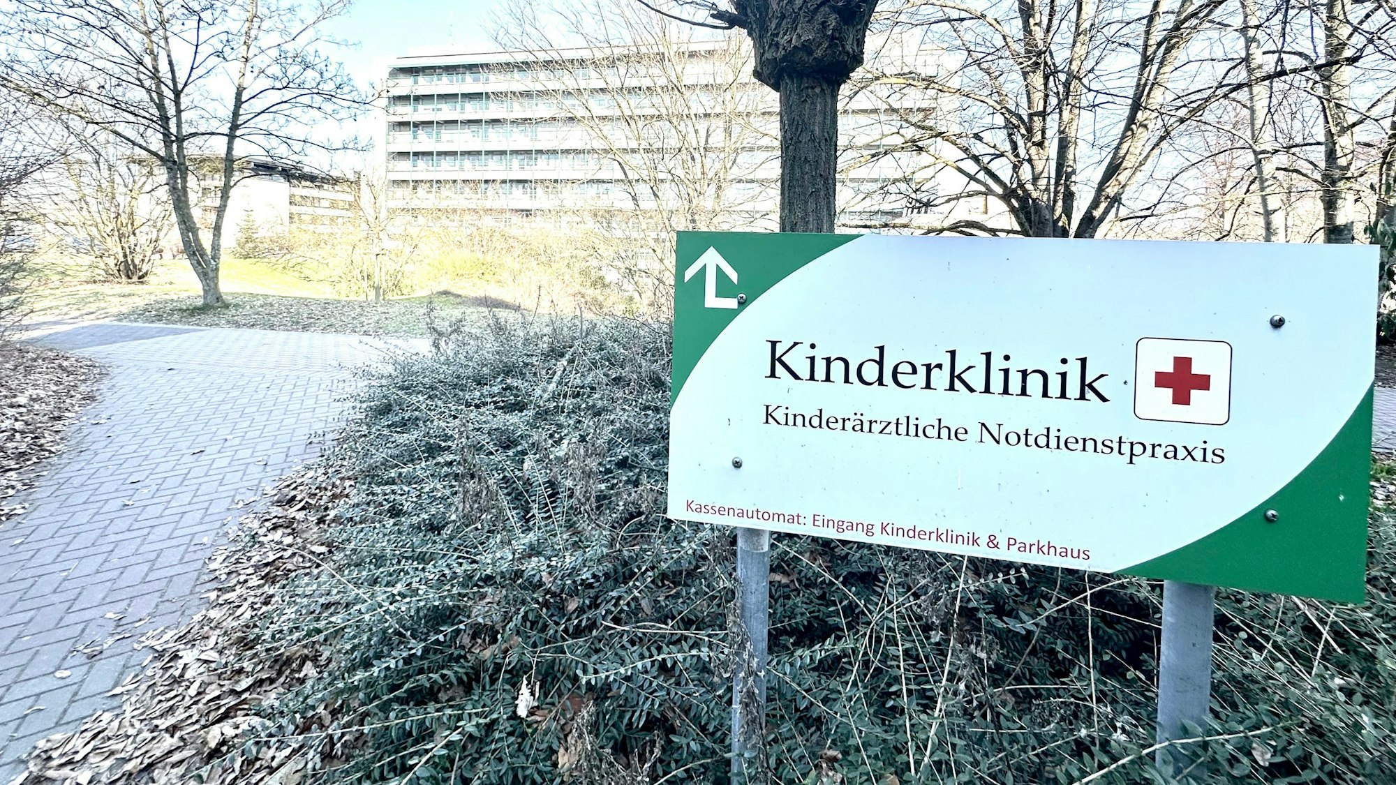 An der Kinderklinik befindet sich auch eine Notdienstpraxis für akute Fälle.