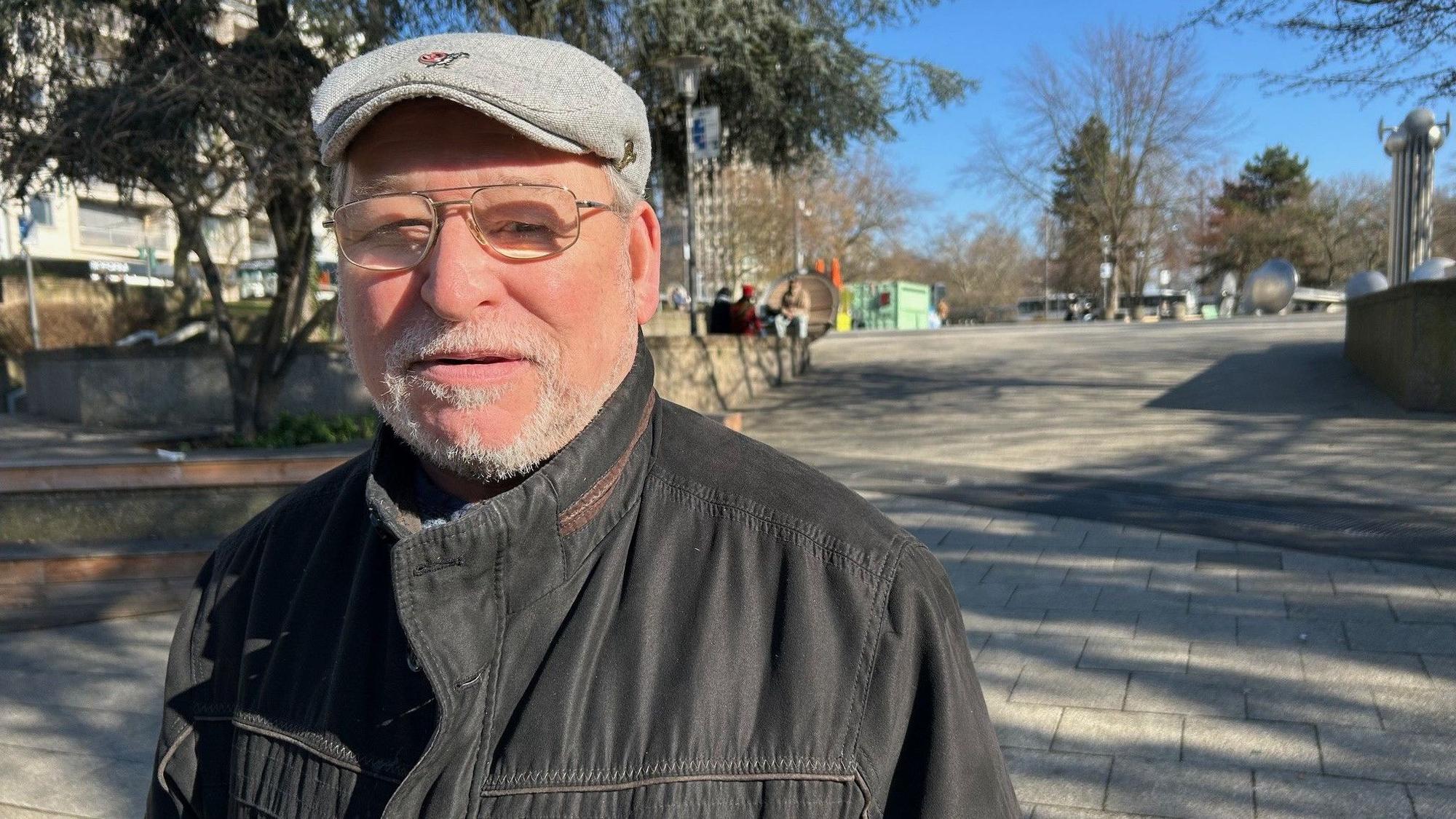 Walter Pfeiffer (64) auf dem Ebertplatz