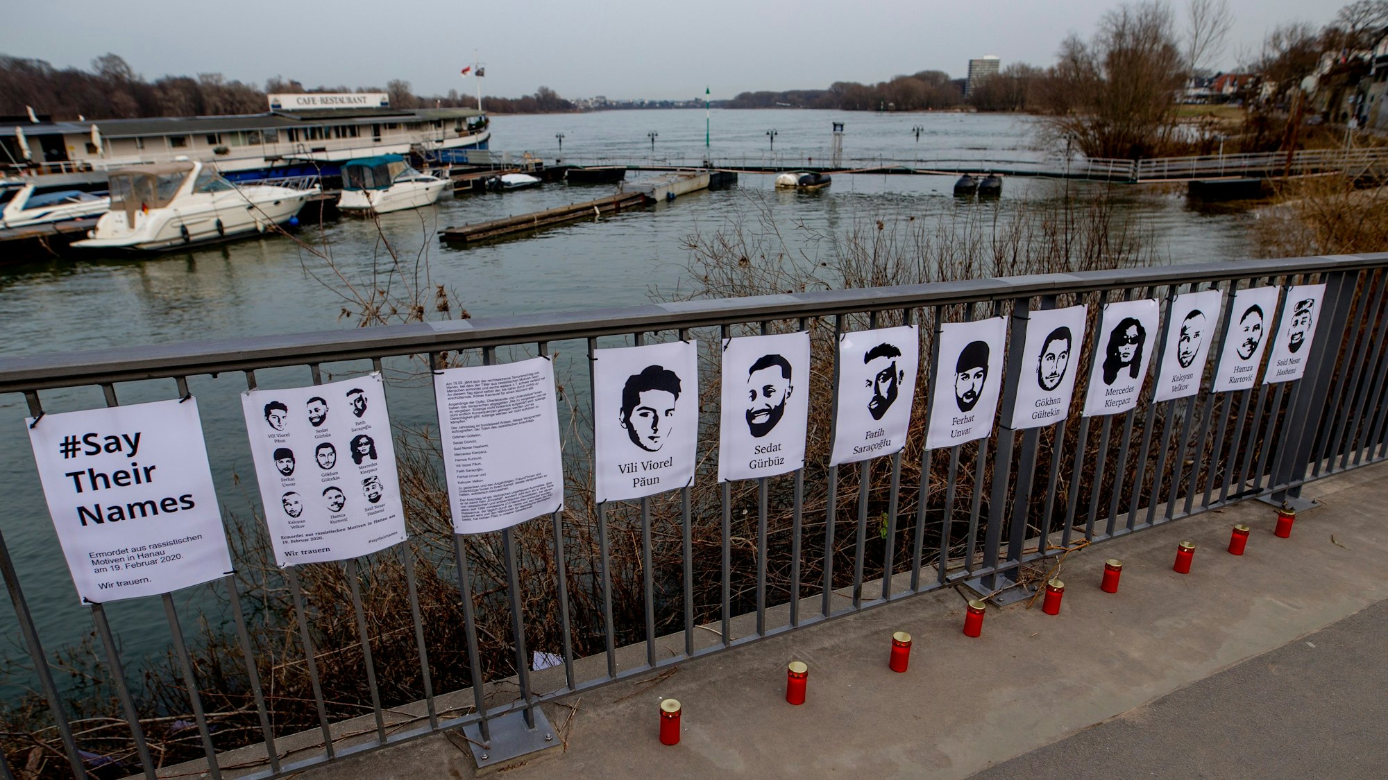 Auch in Köln wird der Opfer des Hanauer Anschlags gedacht, wie hier 2021 in Rodenkirchen. (Archiv)