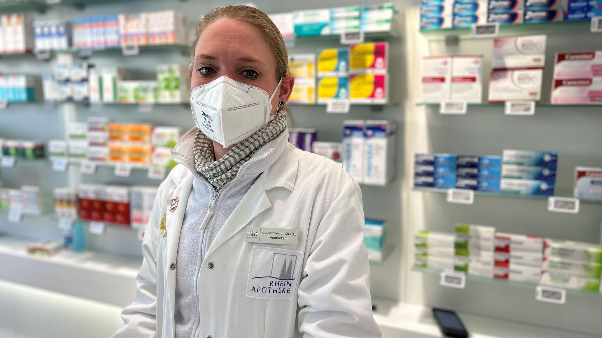 Constanze von Stritzy, Inhaberin der Rhein-Apotheke am Ebertplatz