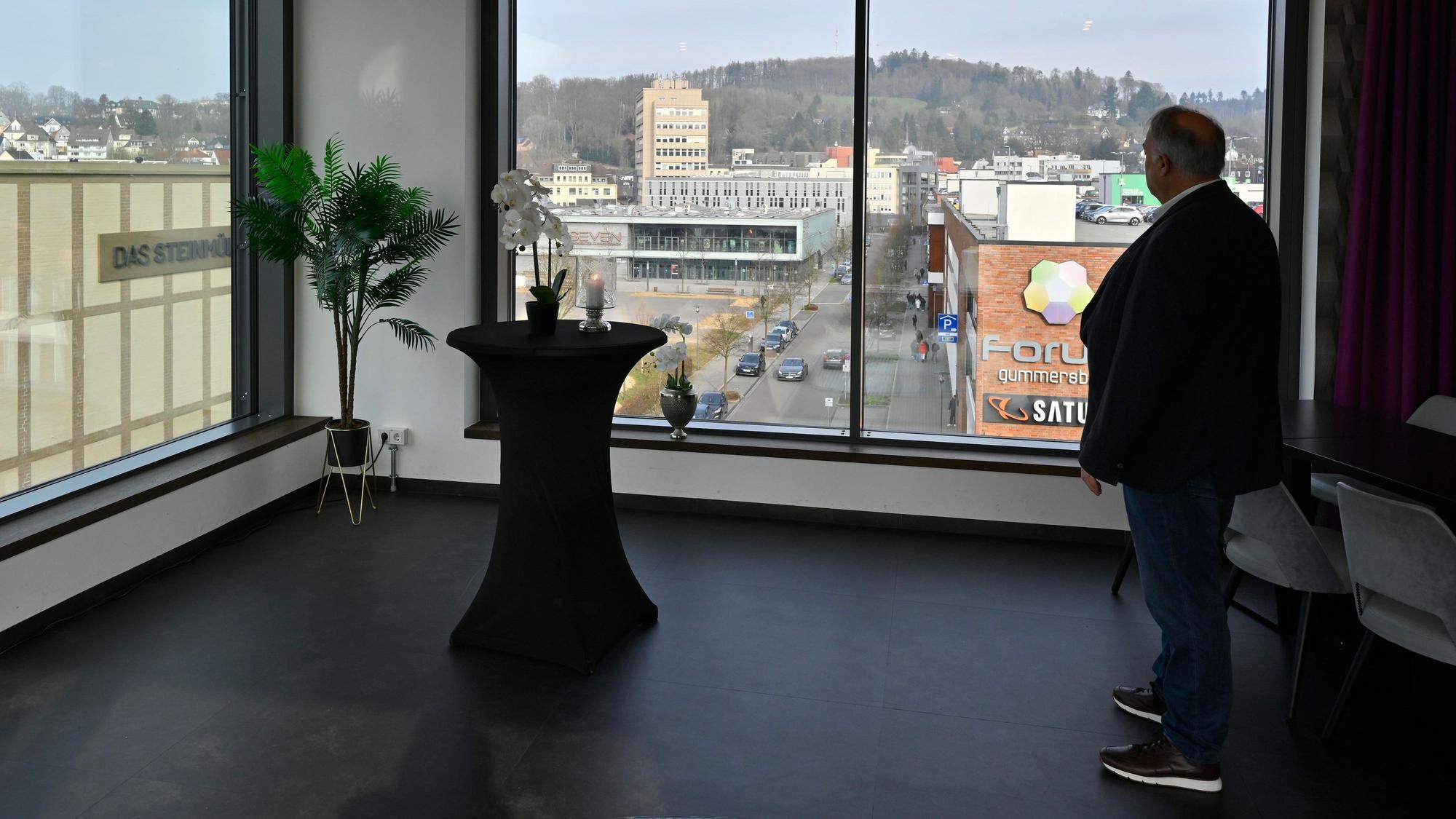 Die Skybar hoch über dem Steinmüller gewährt einen atemberaubenden Ausblick.