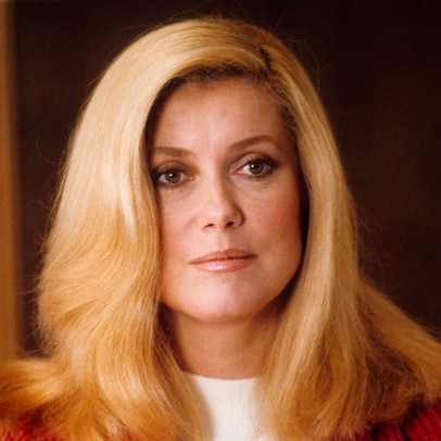 Catherine Deneuve bei Filmarbeiten im Jahre 1981.