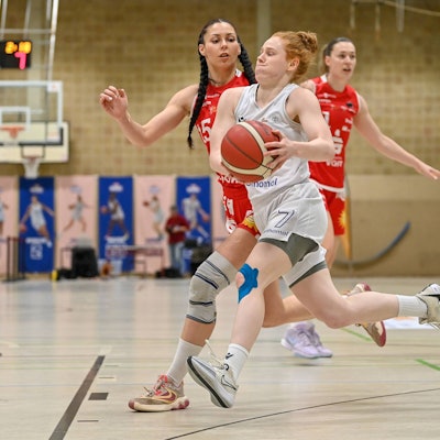 1. Damen Basketball Bundesliga: Orthomol WINGS Leverkusen vs. GiroLive Panthers Osnabrück, 03.01.2025 Lea Wolff Orthomol WINGS Leverkusen 7, 1. Damen Basketball Bundesliga: Orthomol WINGS Leverkusen vs. GiroLive Panthers Osnabrück am 03.01.2025 in der Sporthalle Werner-Heisenberg-Gymnasium in Opladen Nordrhein-Westfalen *** 1 Womens Basketball Bundesliga Orthomol WINGS Leverkusen vs GiroLive Panthers Osnabrück, 03 01 2025 Lea Wolff Orthomol WINGS Leverkusen 7 , 1 Womens Basketball Bundesliga Orthomol WINGS Leverkusen vs GiroLive Panthers Osnabrück on 03 01 2025 at the Sporthalle Werner Heisenberg Gymnasium in Opladen Nordrhein Westfalen Copyright: xBEAUTIFULxSPORTS/Mueller-Laschetx