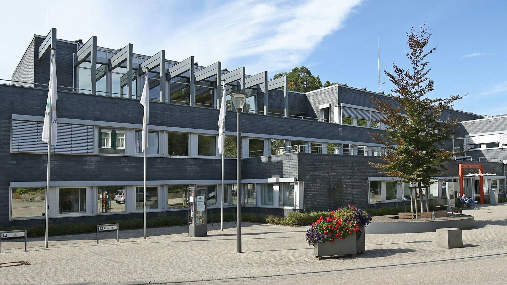 Das Rathaus an der Hauptstraße in Nümbrecht.