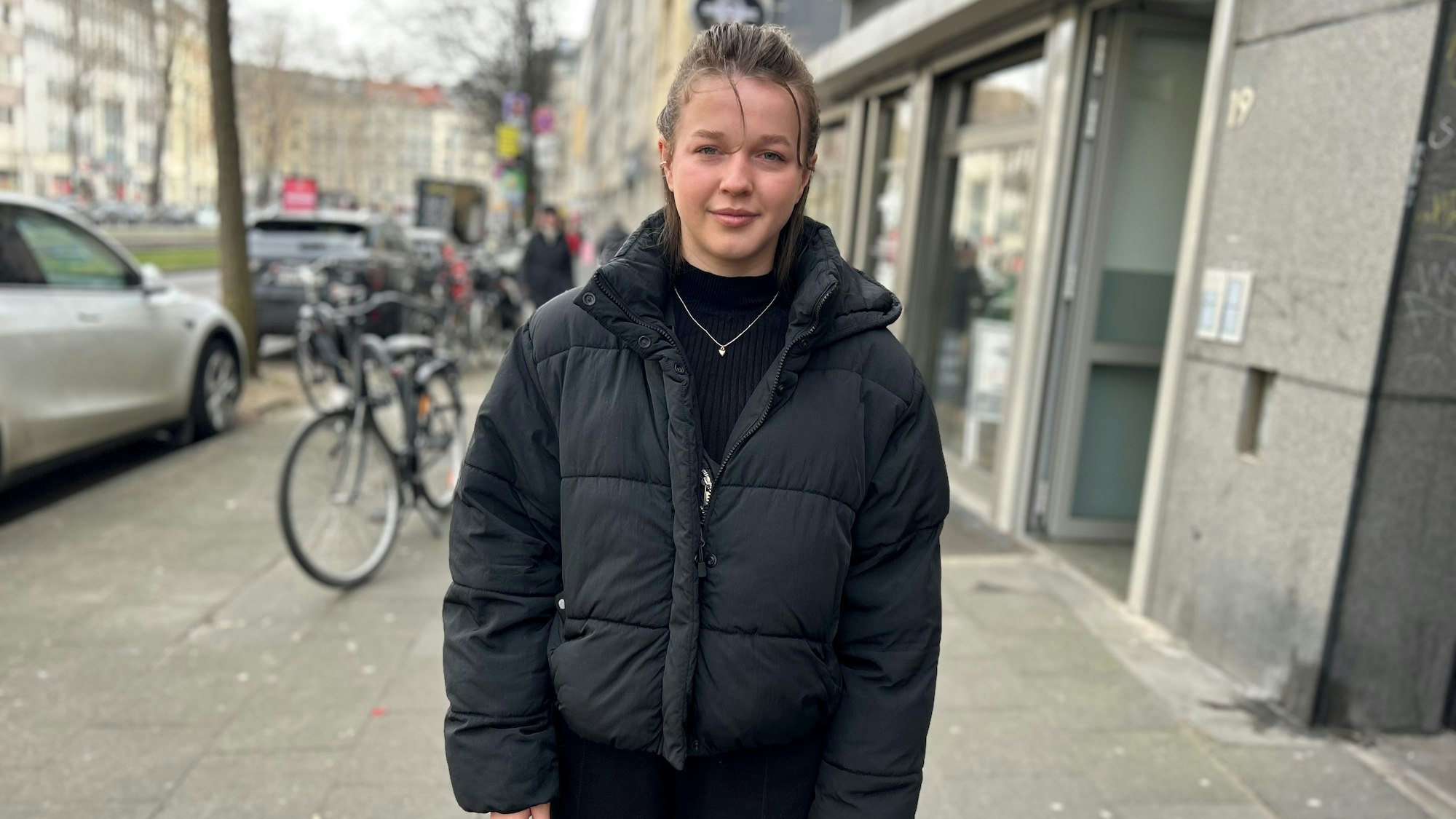 Als die Vollinvasion der Ukraine begann, war Julia 16 Jahre alt.