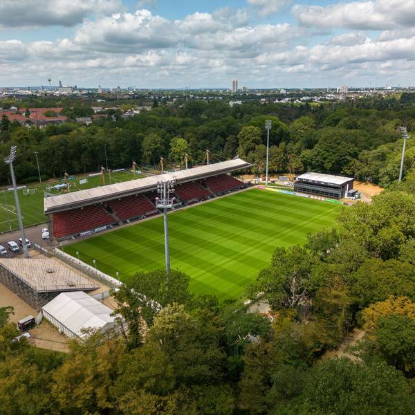 Luftaufnahme des Sportparks Höhenberg, der Spielstätte von Viktoria Köln