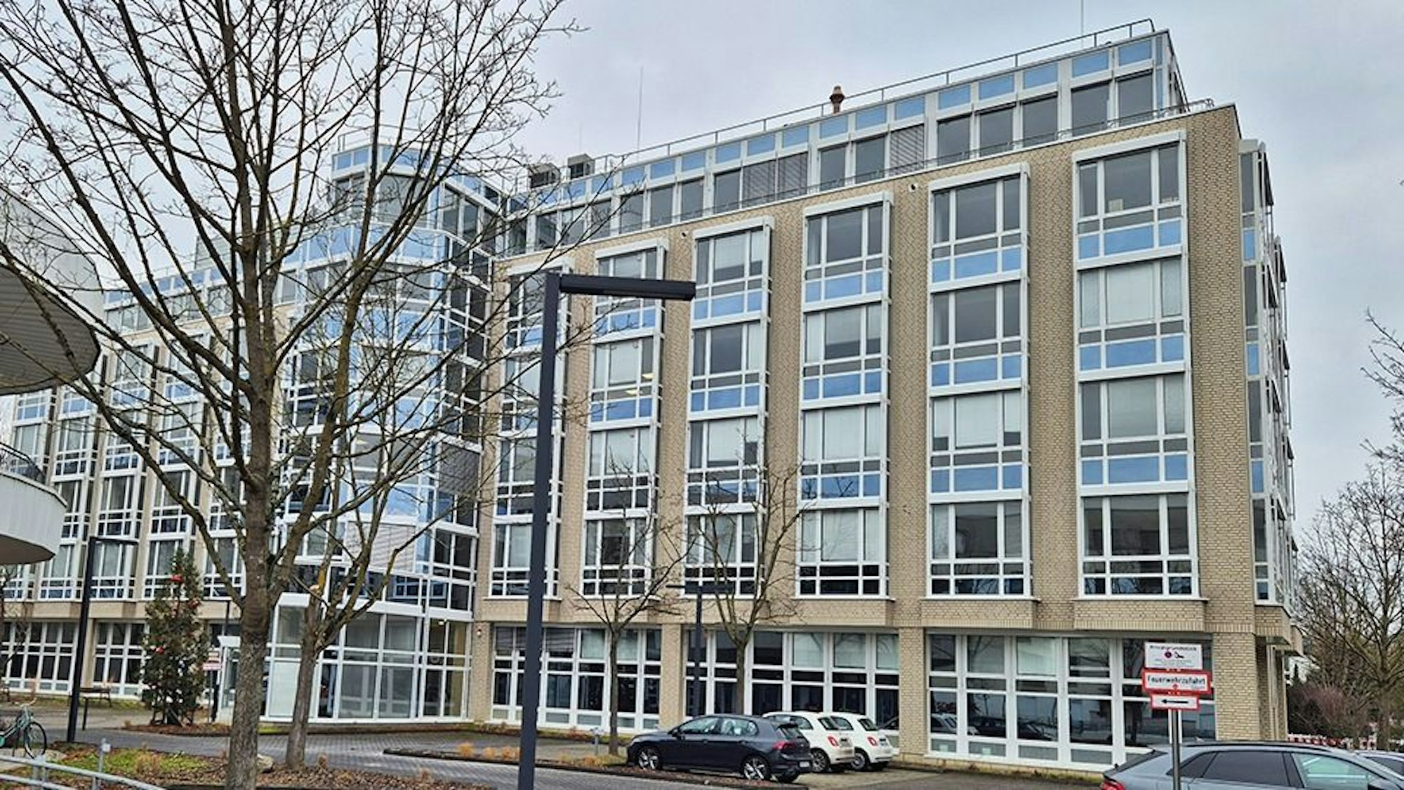 Die neue Polizeiwache in Köln-Weiden ist im selben Gebäude, wo auch der städtische Ordnungsdienst untergebracht ist.