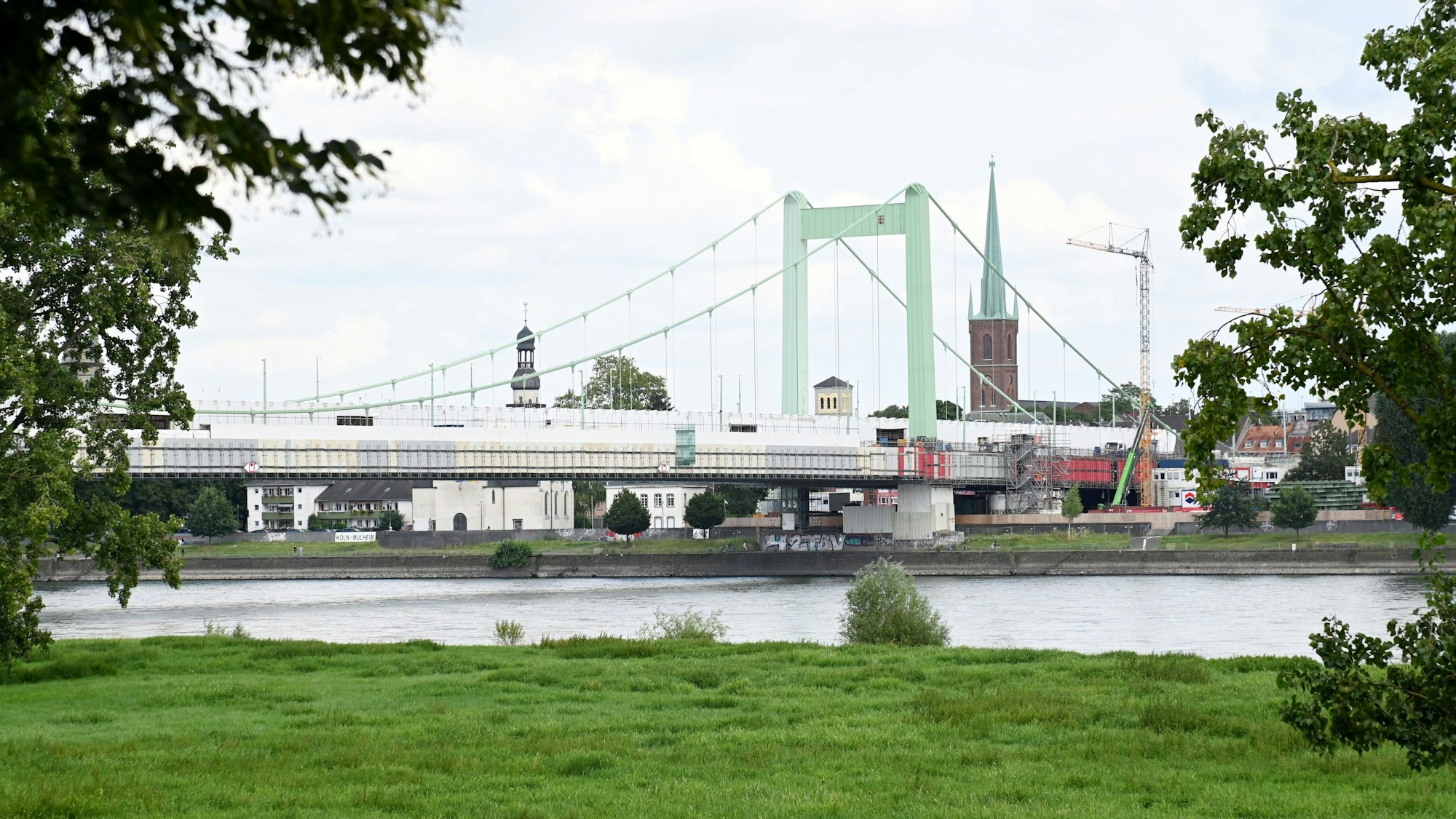 24.07.2024 Köln. Die Mülheimer Brücke. Foto: Alexander Schwaiger