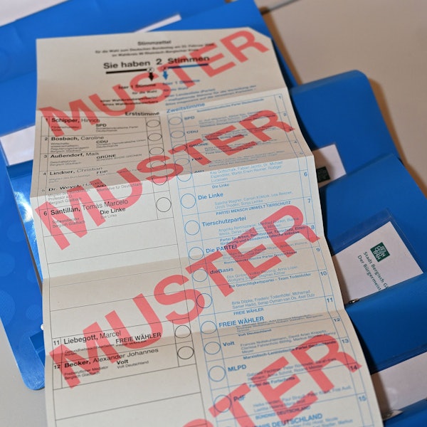 Das Foto zeigt den Stimmzettel für Rhein-Berg im Muster