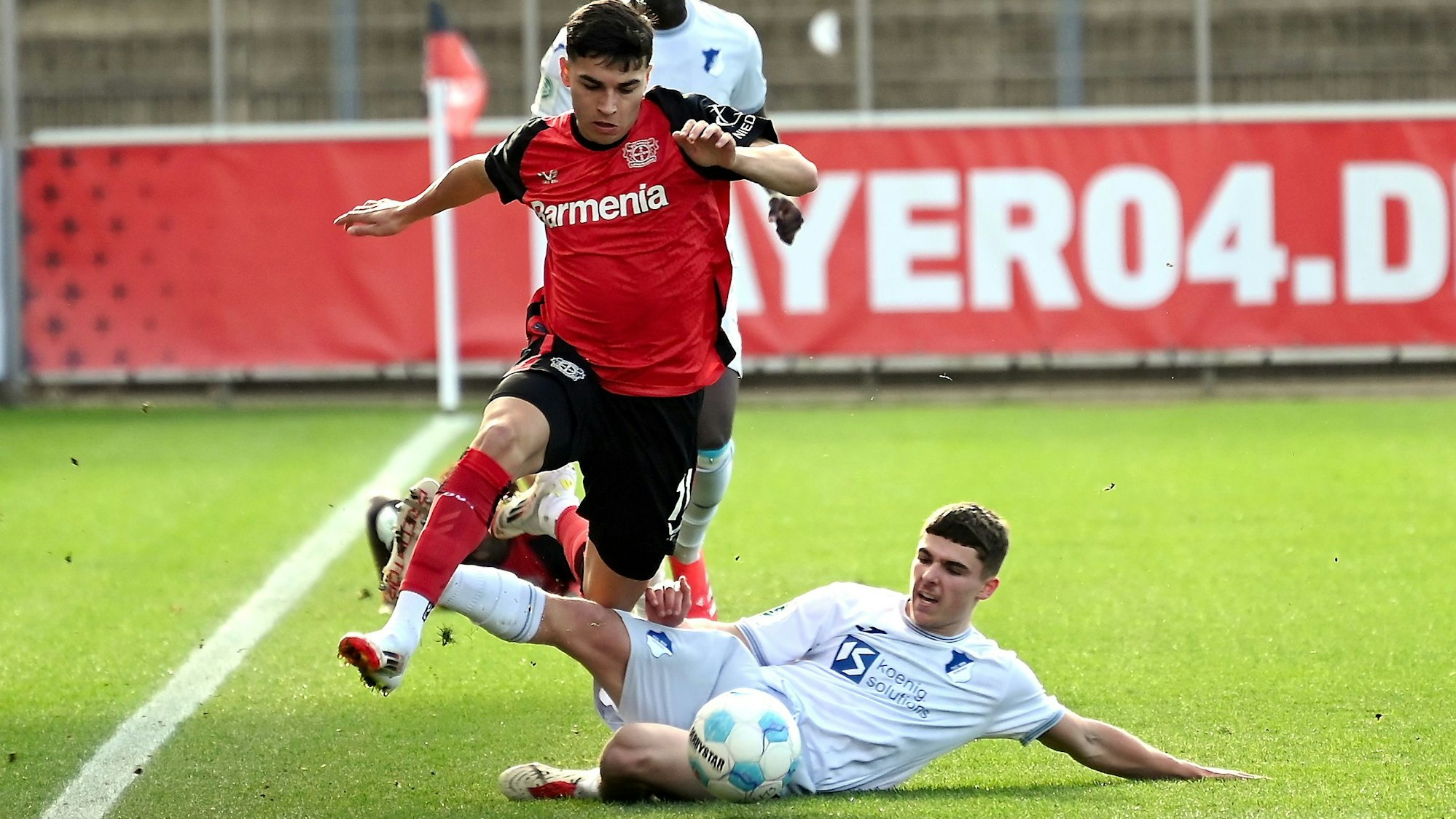 23.02.2025, Fussball-A-Jugend-Bayer 04 Leverkusen-TSG Hoffenheim
links: Alejo Sarco Castro (Bayer)
Foto: Uli Herhaus