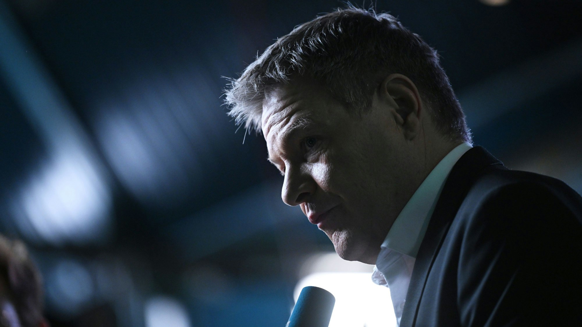 Robert Habeck (Bündnis 90/Die Grünen), Bundesminister für Wirtschaft und Klimaschutz und Kanzlerkandidat, gibt auf der Wahlparty von Bündnis 90/Die Grünen ein Interview.