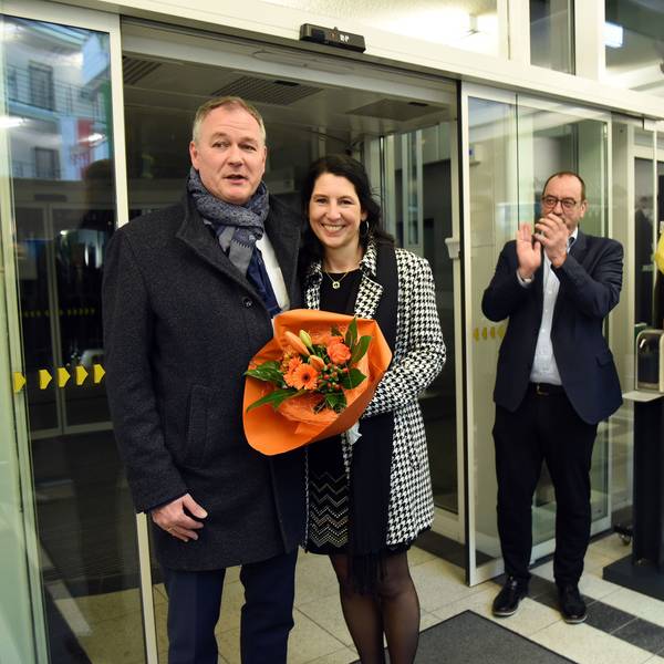 Carsten Brodesser und seine Frau Mona erhielten im Kreishaus Applaus.