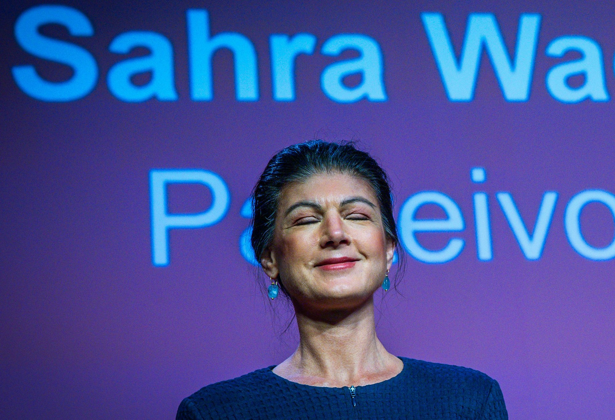 23.02.2025, Berlin: Sahra Wagenknecht, Spitzenkandidatin und Parteivorsitzende vom Bündnis Sahra Wagenknecht BSW, bei der Wahlparty vom BSW. Am Sonntag fand die vorgezogene Wahl zum 21. Deutschen Bundestag statt. - recrop Foto: Jens Büttner/dpa +++ dpa-Bildfunk +++