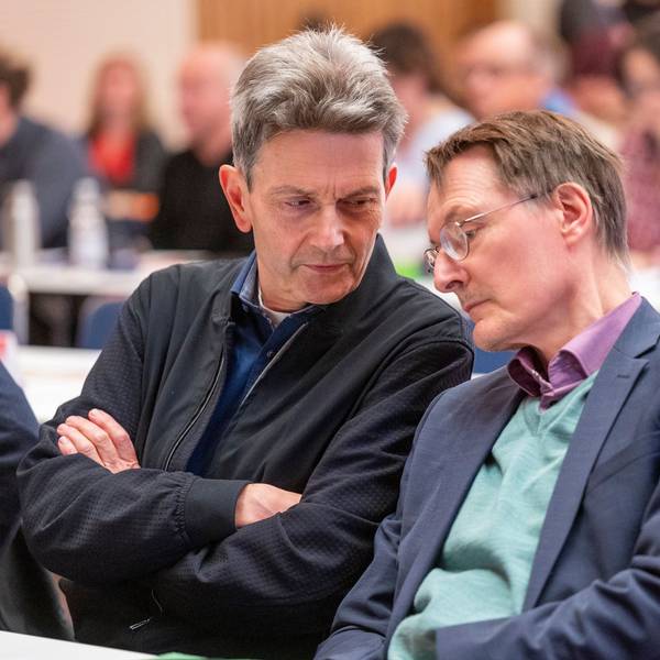 Dr. Rolf Mützenich und Minister Karl Lauterbach im Gespräch.