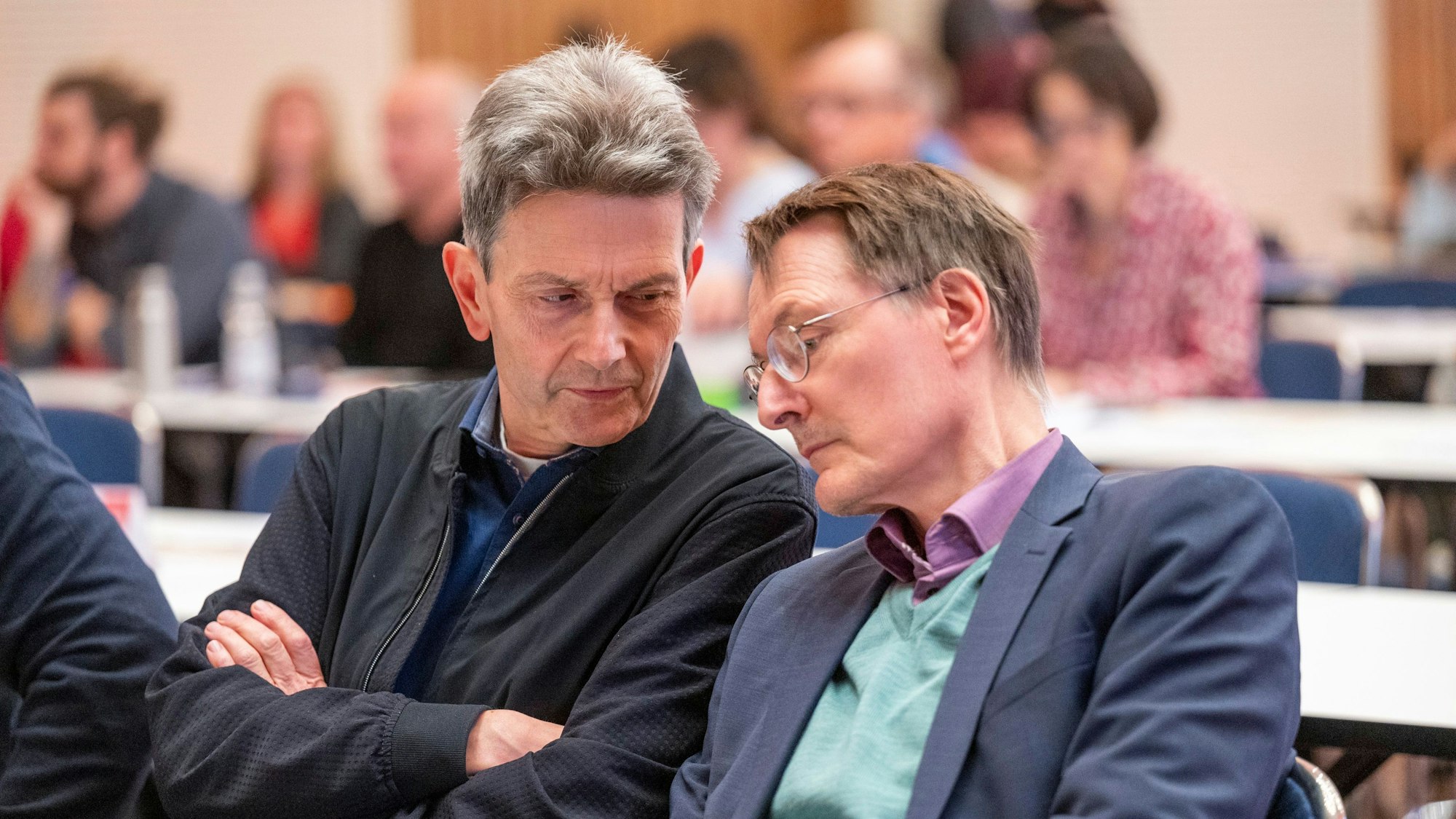 Dr. Rolf Mützenich und Minister Karl Lauterbach im Gespräch.