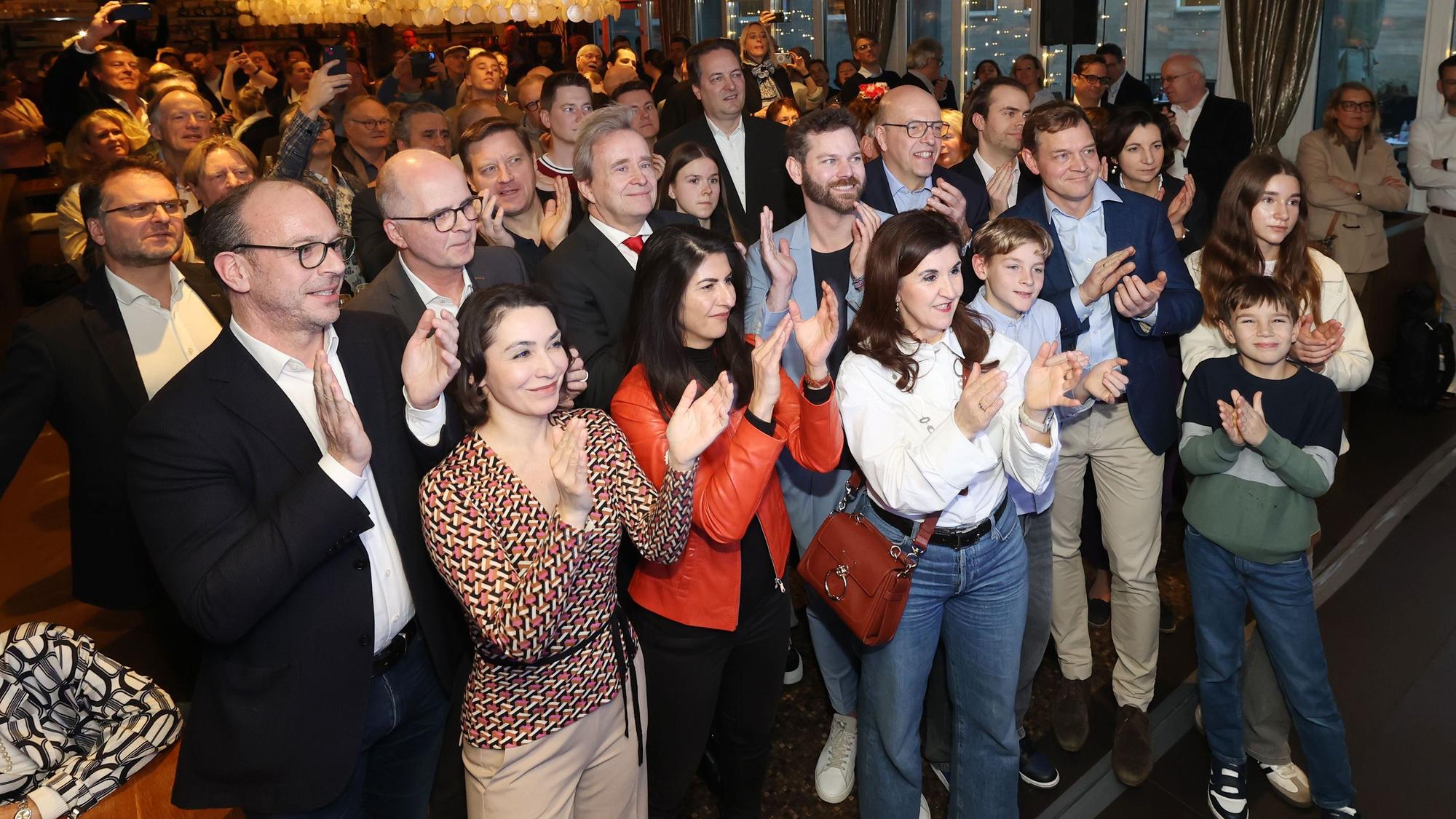 Trotz Wahlsieg in Köln: Die Stimmung auf der Wahlparty der Kölner CDU zur Bundestagswahl ist durchwachsen.