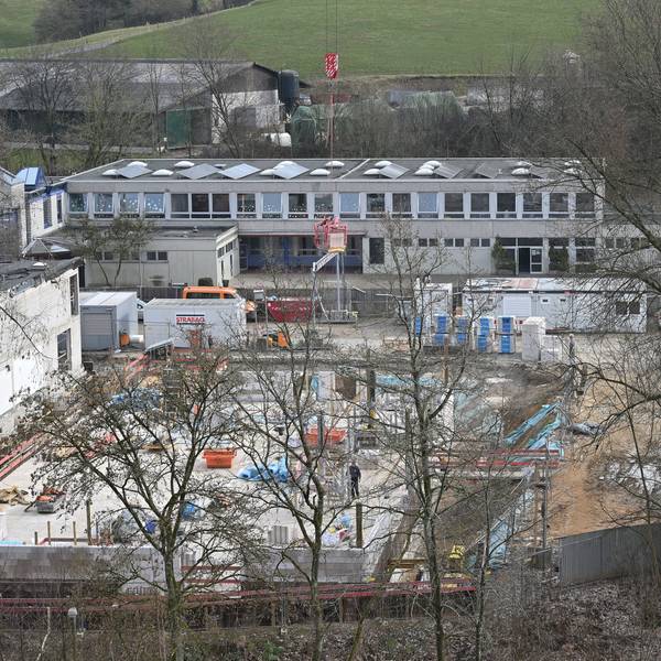 Das Foto zeigt die Umbauarbeiten auf dem Schukgelände in Kürten