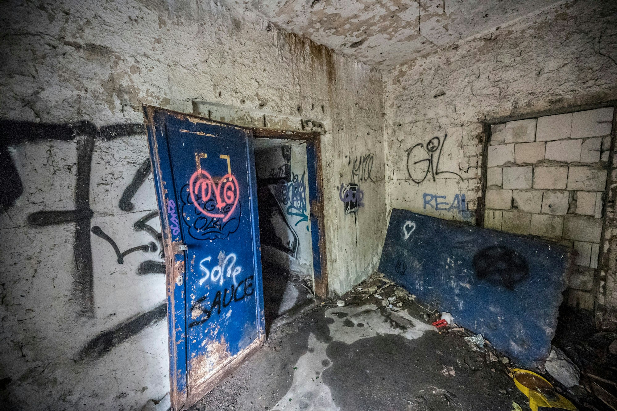 Um den Bunker in der Niederfeldstraße wird gerodet, er soll jetzt in das ‚Businesszentrum‘ einbezogen werden.