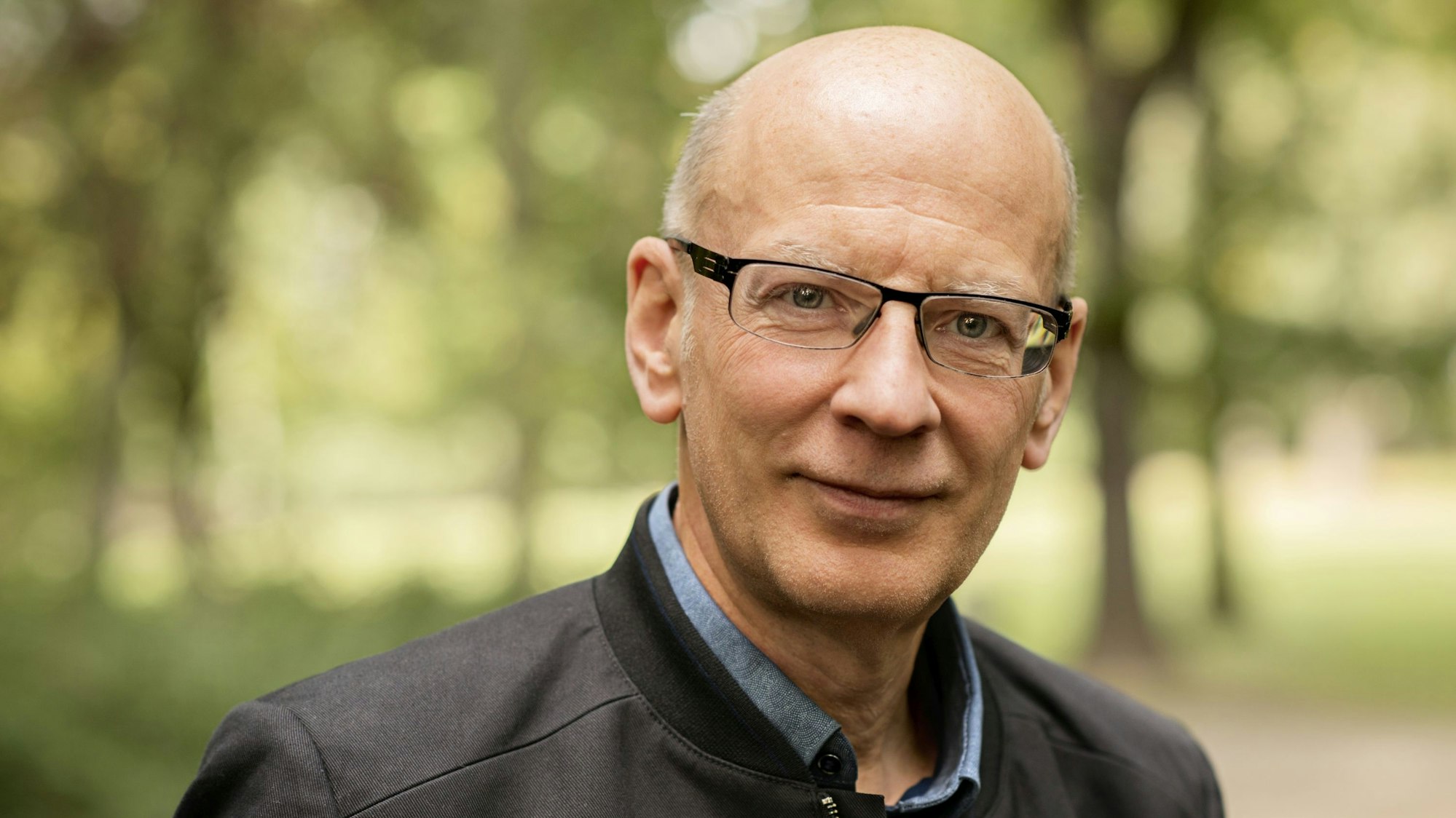 Porträtfoto des Schriftstellers Andreas Heidtmann.