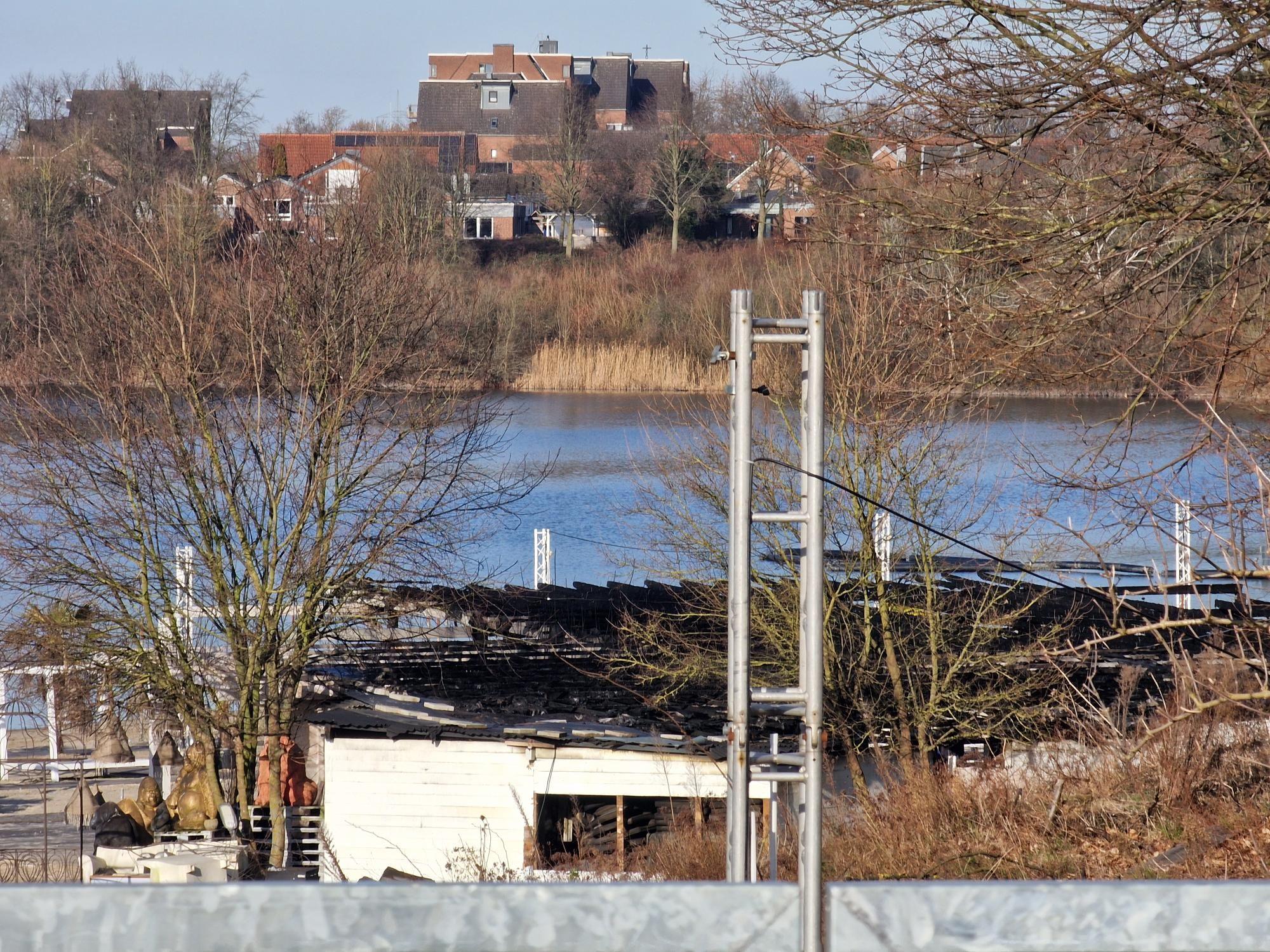 Die Strandbar Escher See nach dem Brand.