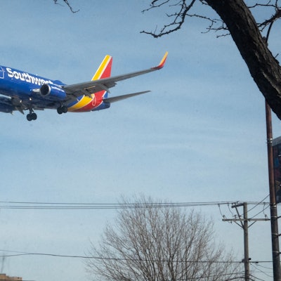 Ein Southwest Airlines setzt zur Landung an.