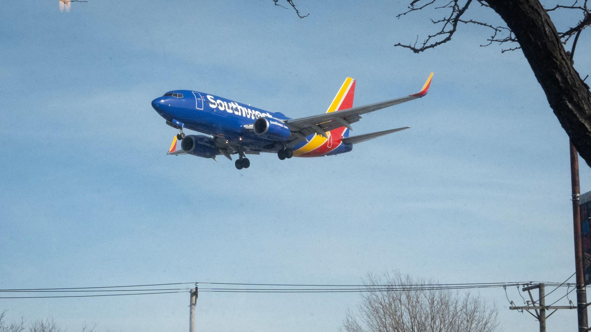 Ein Southwest Airlines setzt zur Landung an.