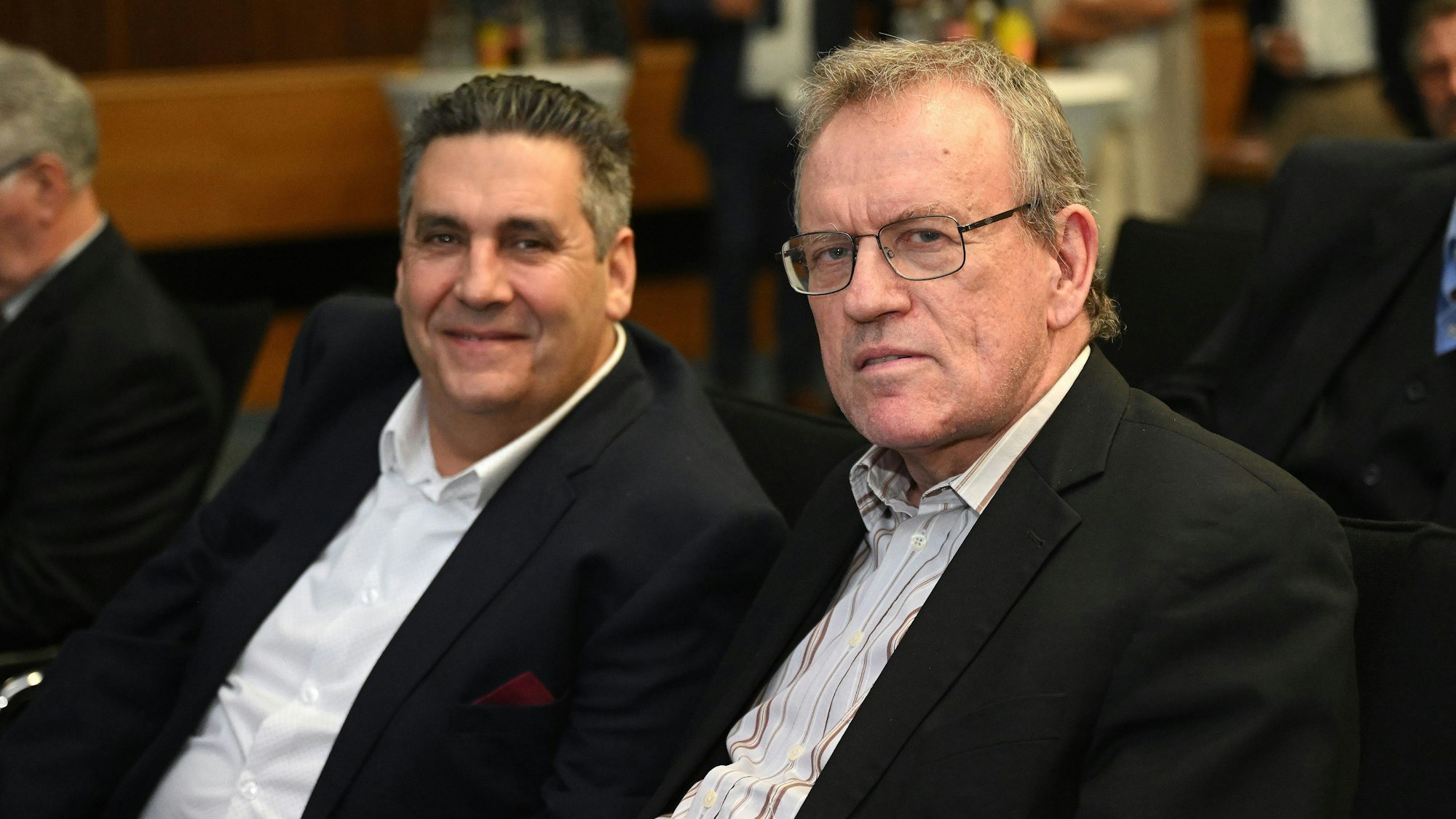 Die CDU Rösrath hat Miguel Louzao de la Cruz (links, im Bild mit Ratsmitglied Achim Müller) zum Bürgermeisterkandidaten gekürt. Dass er bei der Verabschiedung des städtischen Haushalts anders stimmte als die große Mehrheit der CDU-Fraktion, sorgte daher für Gesprächsstoff.