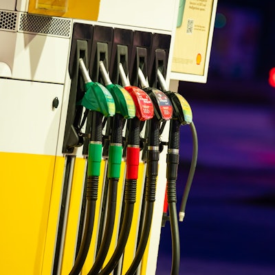 In Köln war ein Liter Superbenzin am Mittwochnachmittag (26. Februar, 2025), etwa auf der Dellbrücker Hauptstraße in Köln, zeitweise sogar für 1.709 Euro zu haben. (Symbolbild)