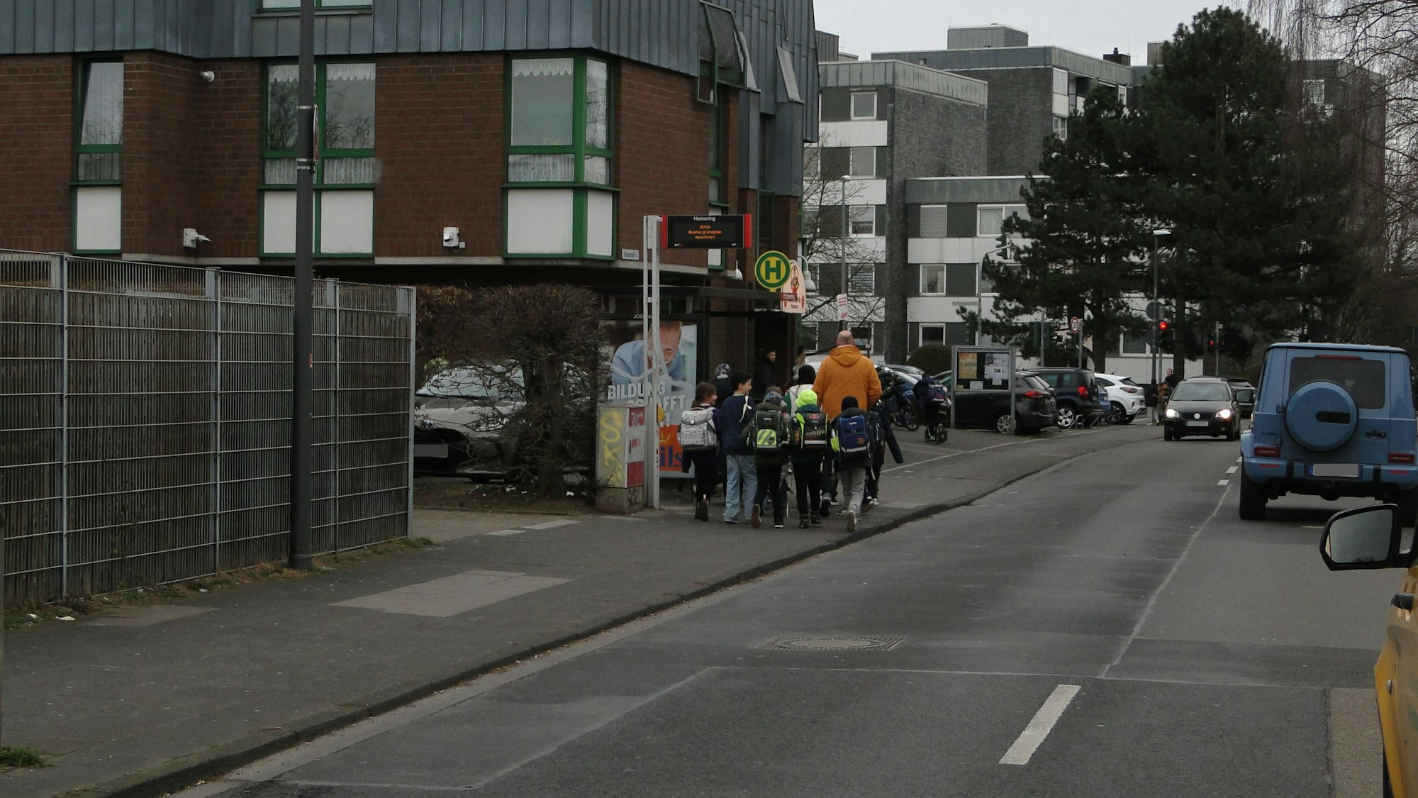 Die Umgestaltung der Haltestelle soll die Unfallgefahr entschärfen und Barrierefreiheit herstellen.