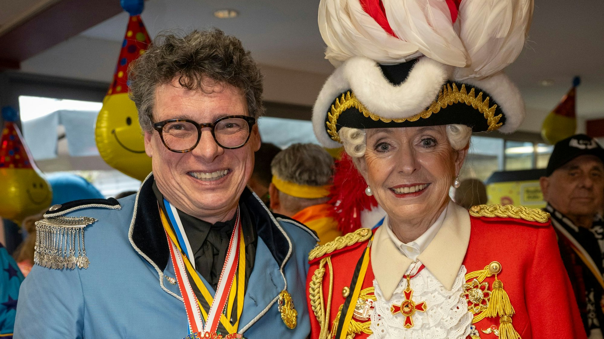 Gerald Selch, Chefredakteur des „Kölner Stadt-Anzeiger“, und Kölns Oberbürgermeisterin Henriette Reker im Tanzbrunnen.