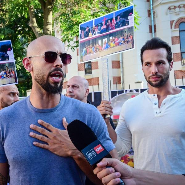 Andrew Tate und sein Bruder Tristan Tate (r.) dürfen Rumänien vorerst verlassen. (Archivbild)
