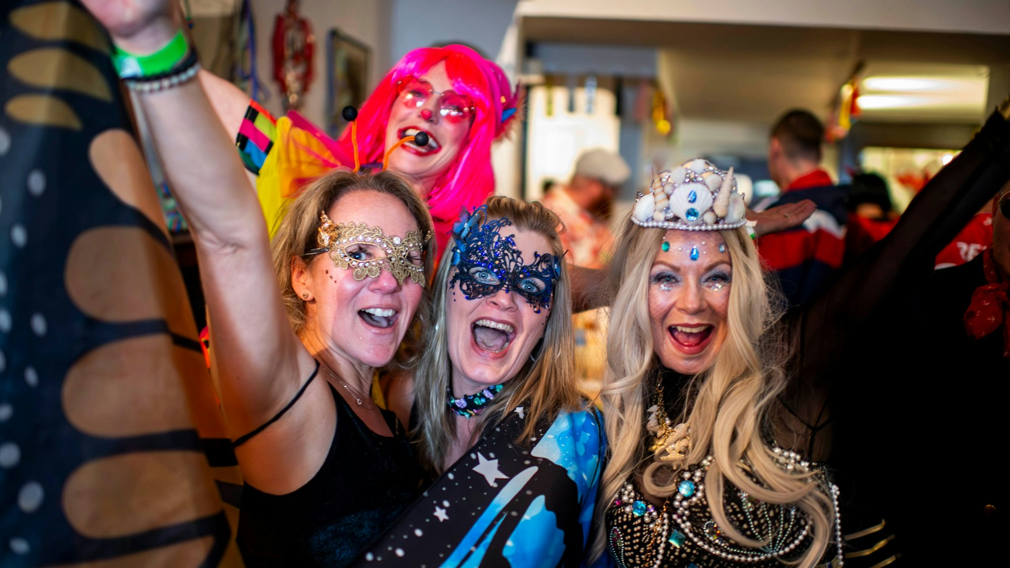 27.02.2025 Im Maat Stüffje ist die Stimmung gegen 12.45 Uhr schon ziemlich ausgelassen.