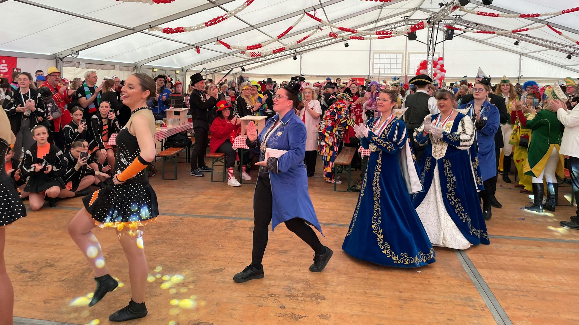 Rathaussturm 2025 in Leichlingen: In diesem Jahr gibt es einen neuen Betreiber des Festzelts.