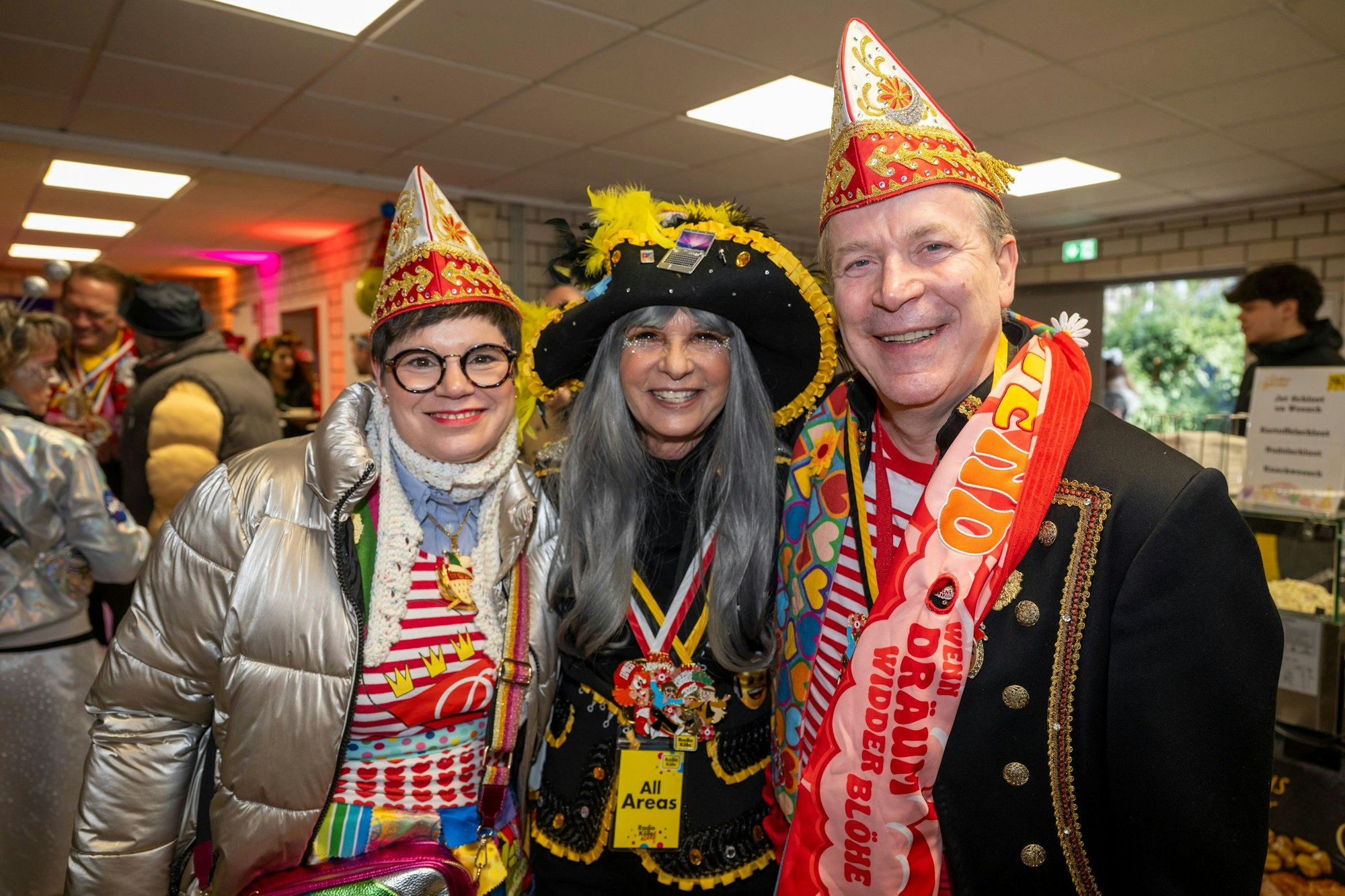 27.02.2025, Köln: Christoph Kuckelkorn und Christine Flock besuchen den Tanzbrunnen. Weiberfastnacht wird auch im Tanzbrunnen gefeiert. Foto: Uwe Weiser