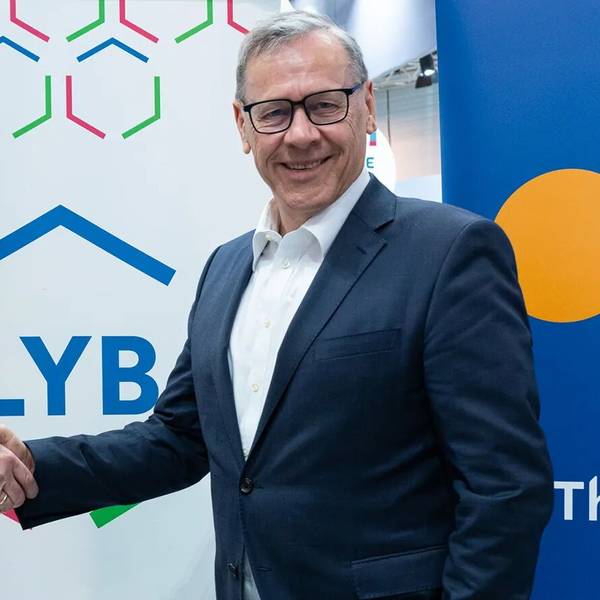 LYB Wesseling und Thyssengas vereinbaren den Anschluss an das Wasserstoffnetz: Wilfried Klein und Dr. Thomas Gößmann (v.l.)