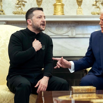 US-Präsident Donald Trump und der ukrainische Präsident Volodymyr Zelensky treffen sich im Oval Office des Weißen Hauses in Washington.