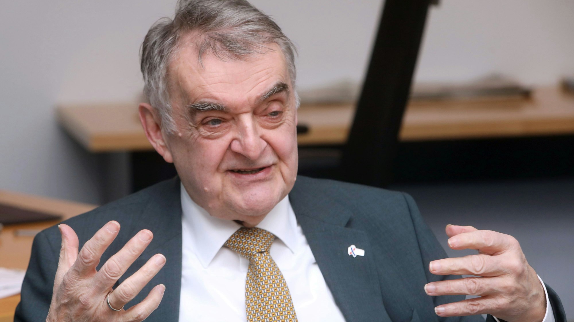 NRW-Innenminister Herbert Reul beim Interview im Neven-Dumont-Haus. F