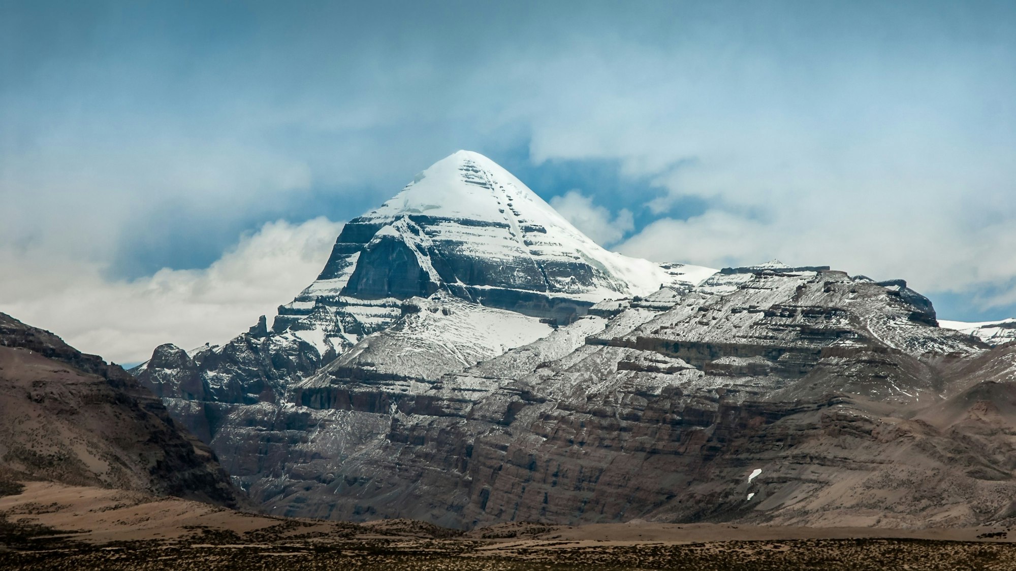 Blick auf das Himalaya-Gebirge mit dem Mount Everest. (Bild Archiv)