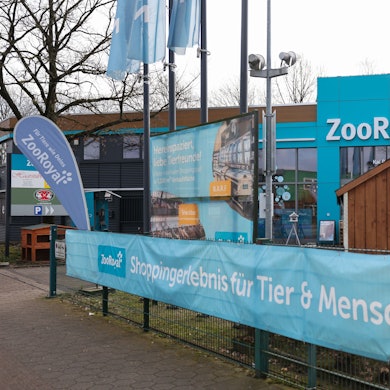 Außenansicht Heimtiermarkt ZooRoyal in Hamburg-Niendorf.