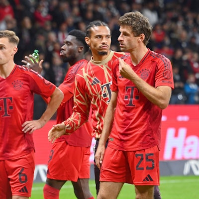 Die Bayern-Spieler Thomas Müller, Leroy Sane und Joshua Kimmich.