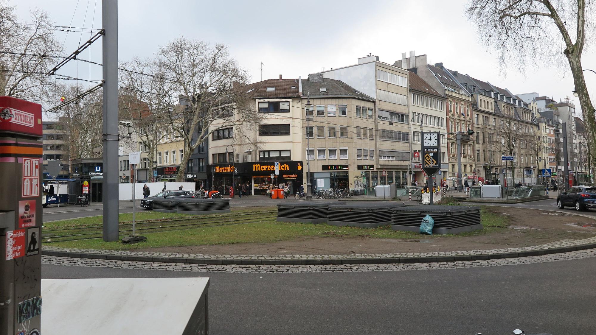 Das Bild zeigt den Kreisverkehr am Chlodwigplatz.