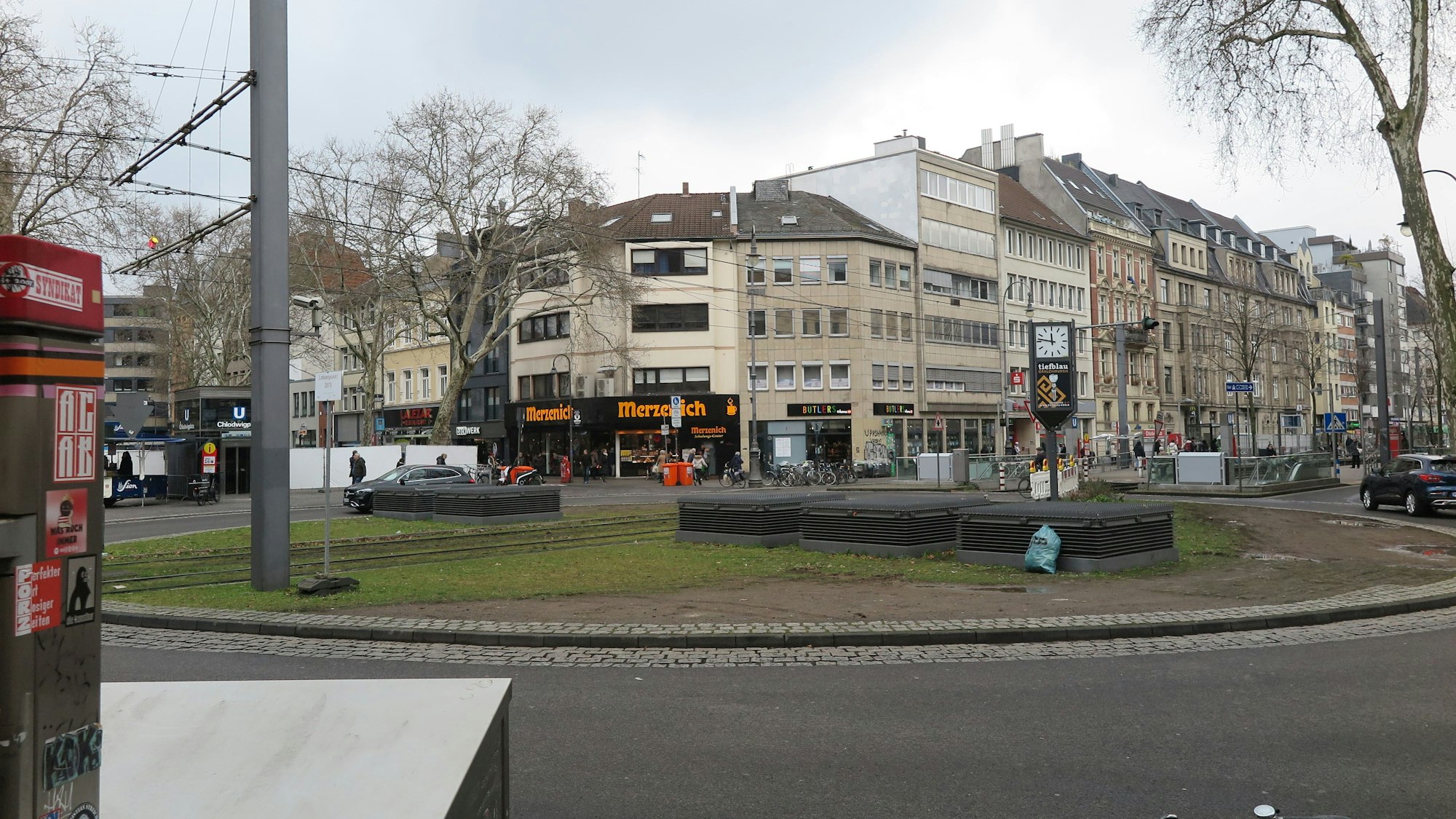 Das Bild zeigt den Kreisverkehr am Chlodwigplatz.