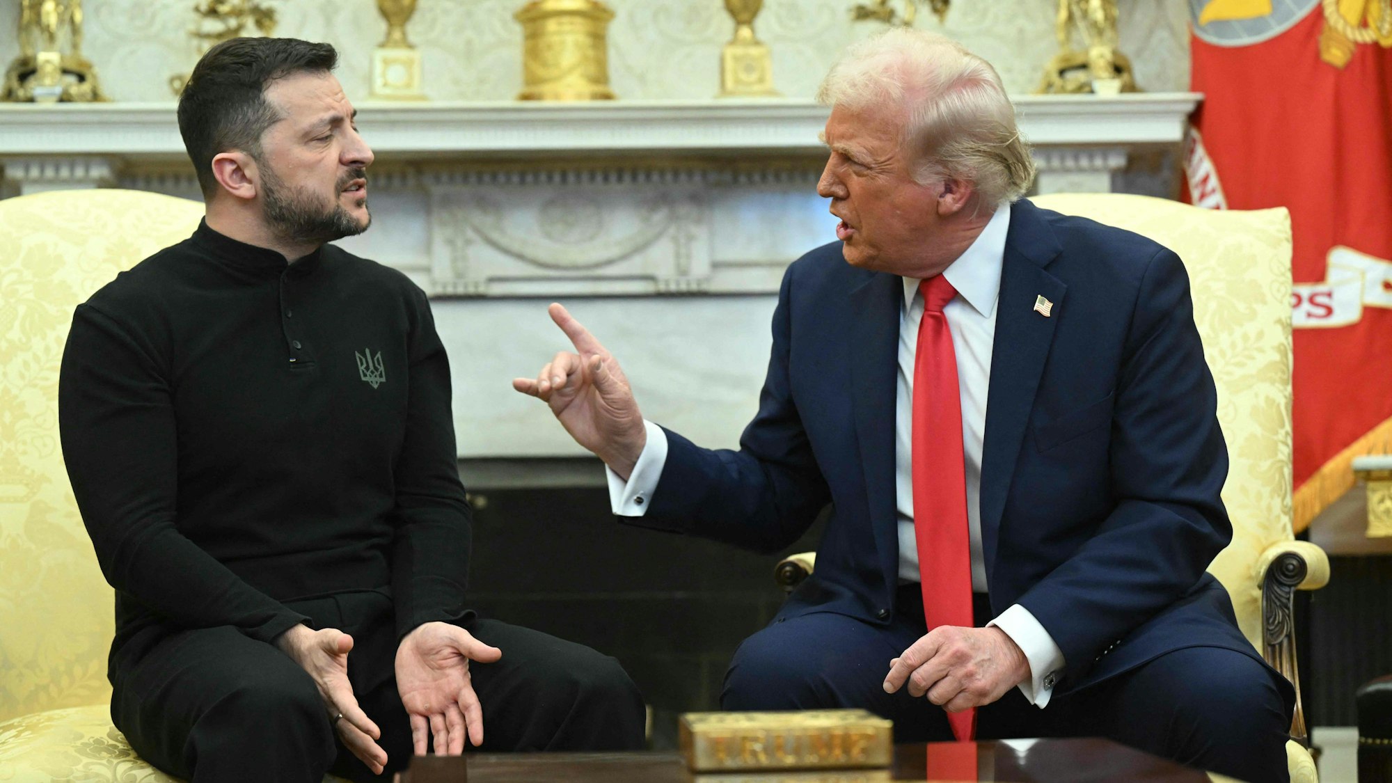 Donald Trump überzog Wolodymyr Selenskyj bei einem Treffen im Weißen Haus am Freitagabend mit Vorwürfen.