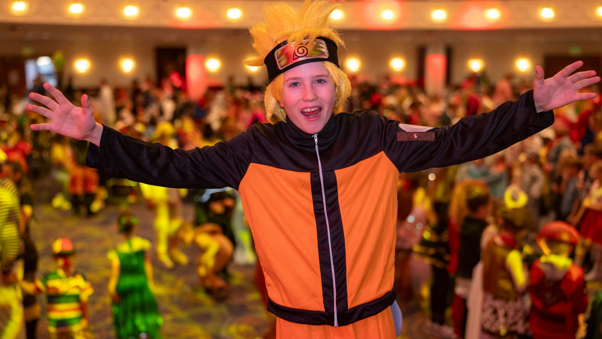 Paul Pittermann jubelt im Maritim-Hotel in die Kamera.