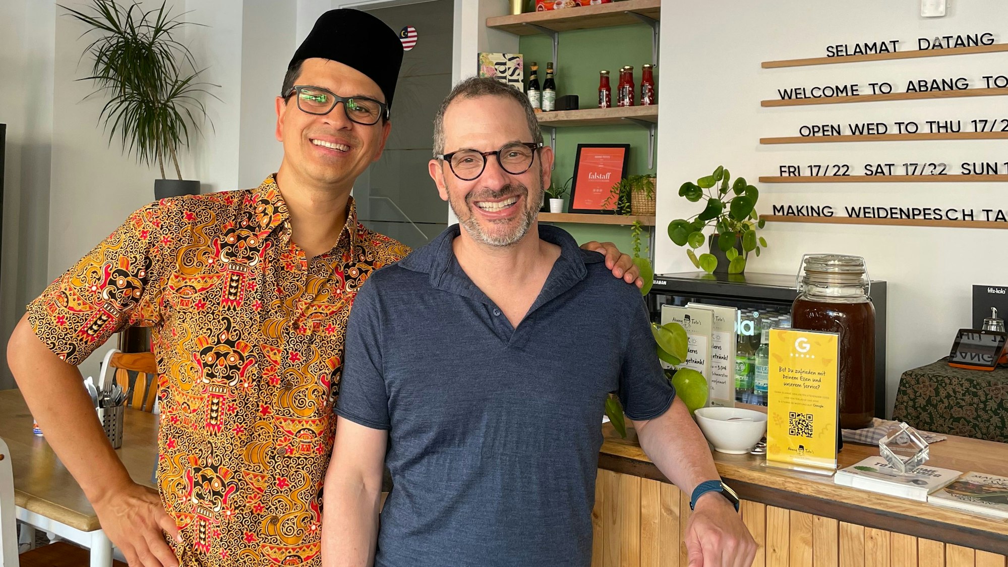 Die Inhaber des „Abang Toto's“, Christopher Krebs (l.) und Todd Lewis.