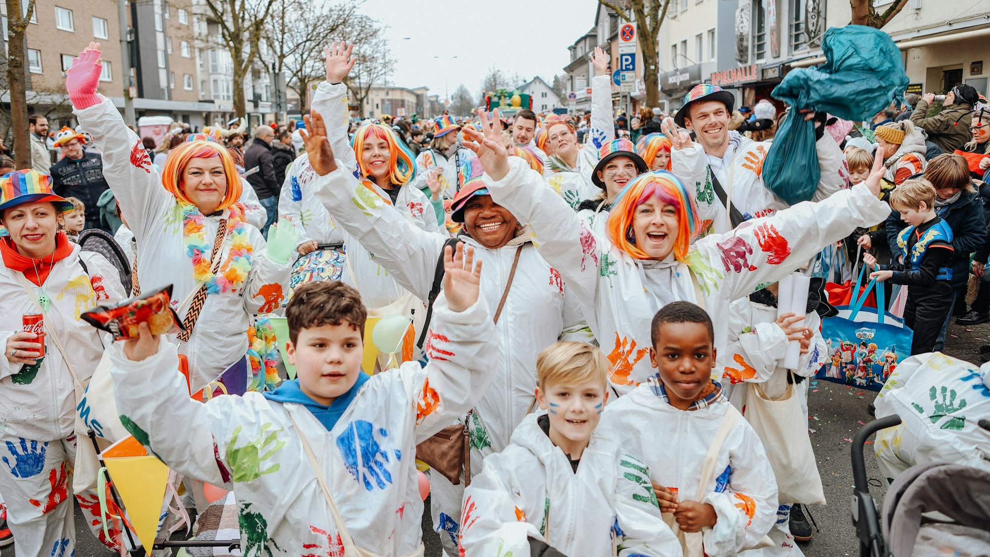 Der Karnevalszug in Schlebusch wird in diesem Jahr einen verkürzten Zugweg gehen.