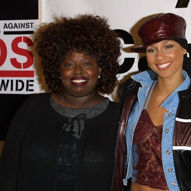 Angie Stone, Alicia Keys und Gwen Stefani bei einer Pressekonferenz.